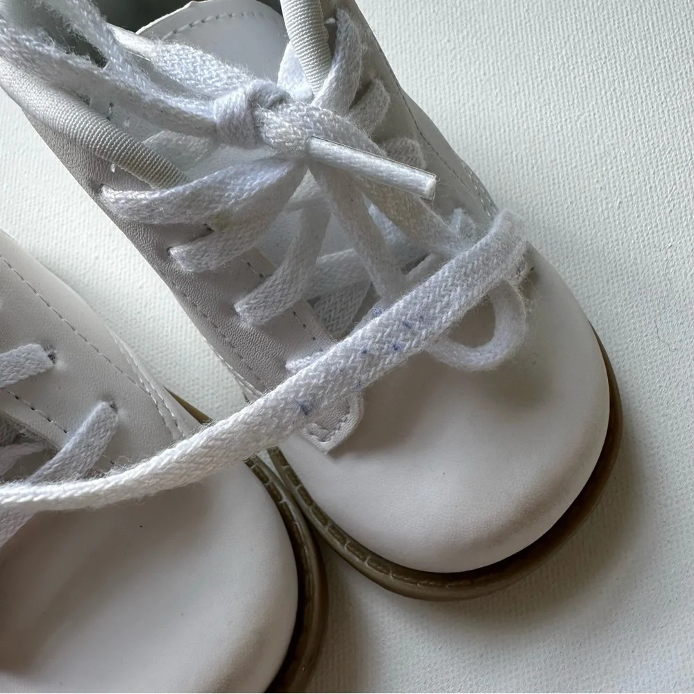 Teeny Toes White Baby Walker Shoes